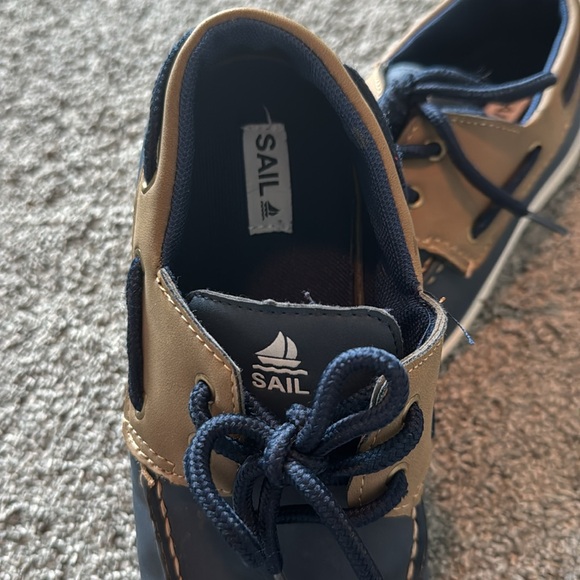 Boys navy and brown SAIL dock shoes - Picture 2 of 6